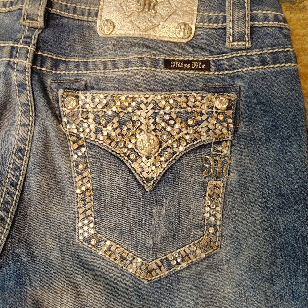New W/defect Miss Me Jeans Size 29